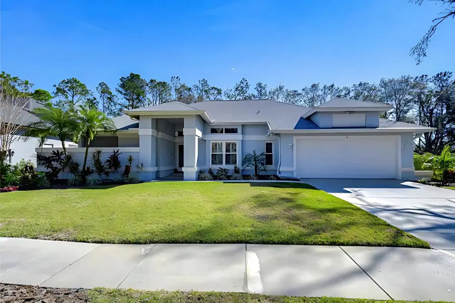 Common home buying mistakes – avoid costly errors and make a smart investment.